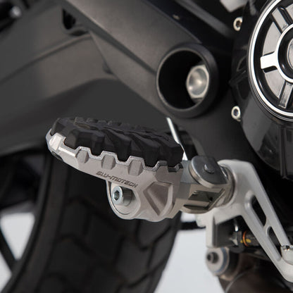 FOOTREST KIT SW MOTECH EVO DUCATI