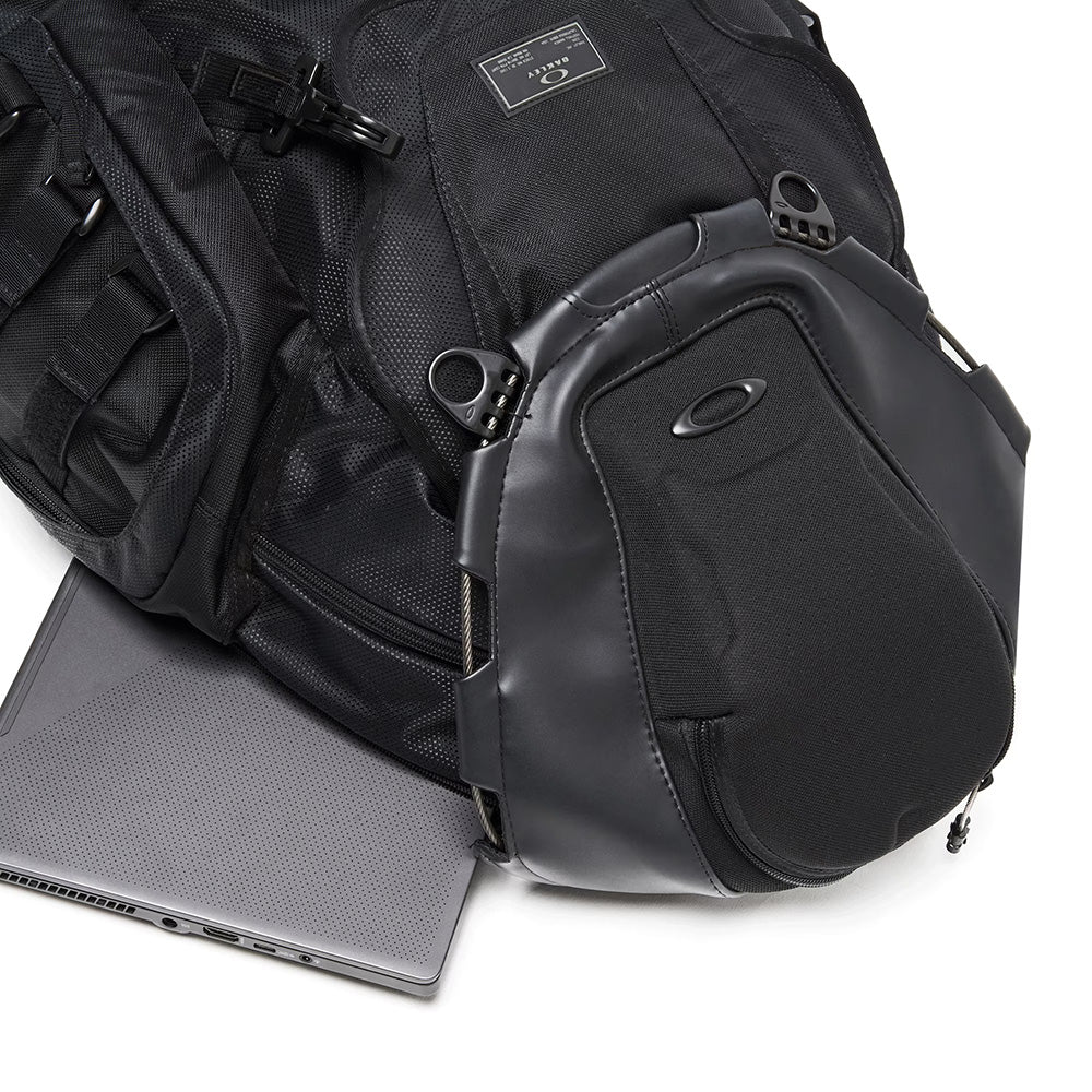 OAKLEY - Kitchen Sink Backpack - Stealth Black